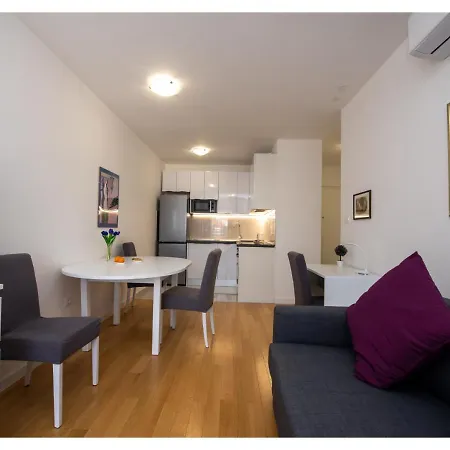 S'akvarel 2 - Private Garage Appartement *